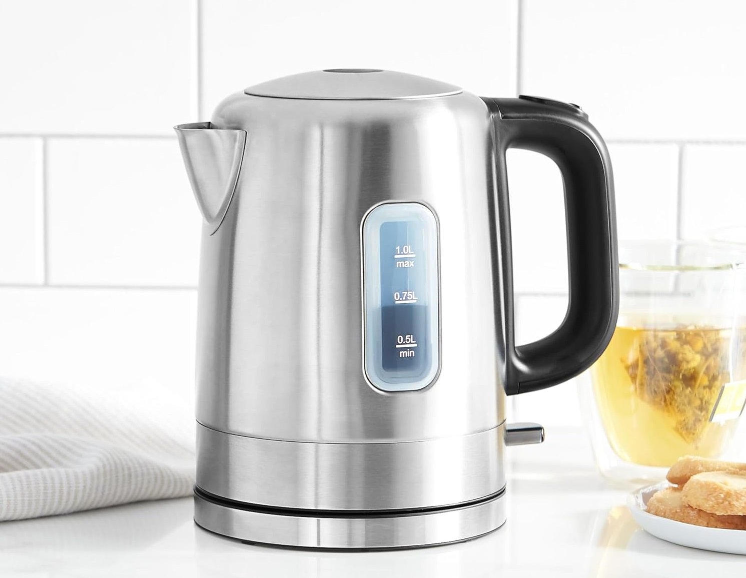 Amazon Basics Electric Stainless Steel Kettle